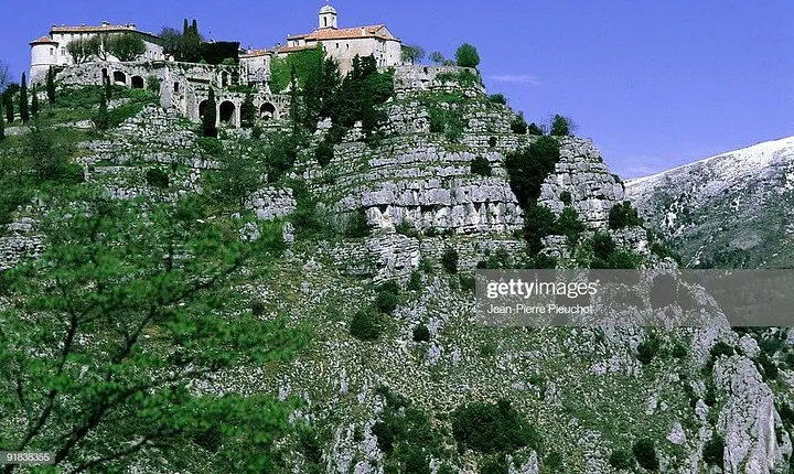 Antibes, Cannes, 3 medieval villages in the hinterland Private Tour
