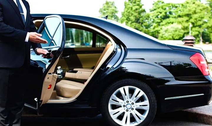 Door-To-Door Private Transfer Civitavecchia Port to Fiumicino Rome Airport