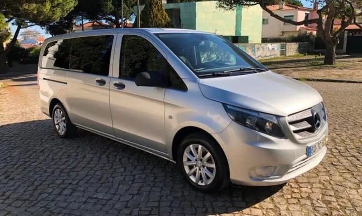 Transport Lisbon/Porto Porto/Lisbon with 2 optional stops