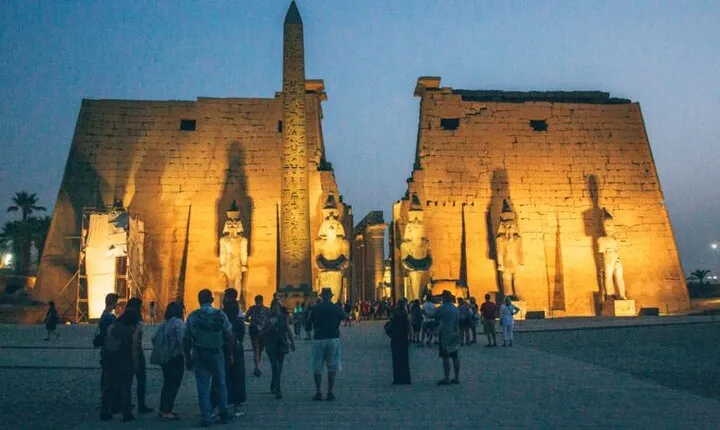 8-Days Luxury Egypt Budget Price,Pyramids,Red Sea,Luxor Tours & Plane From Cairo
