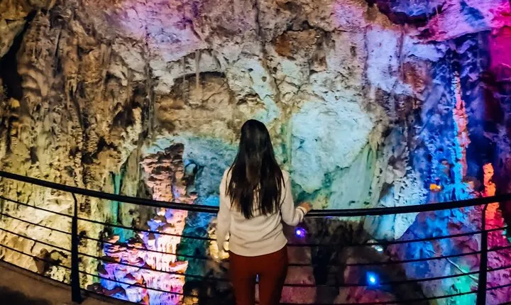 Cueva Canelobre and village Busot tour from Alicante and Campello