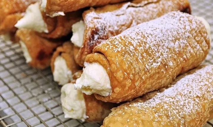 Private Street Food Tour in Boston with Local Guide
