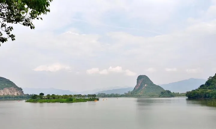 Private Day Tour to Baojinggong Cave and Mount Lion from Guangzhou