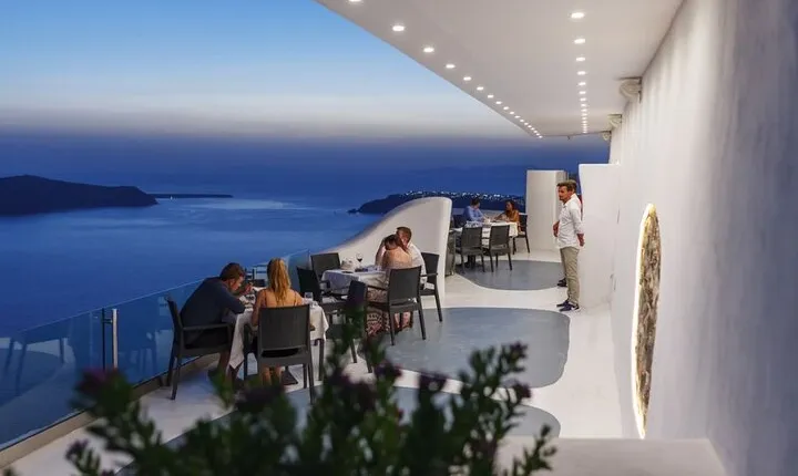 Tailor-made Santorini Private Tour with Sunset Dining