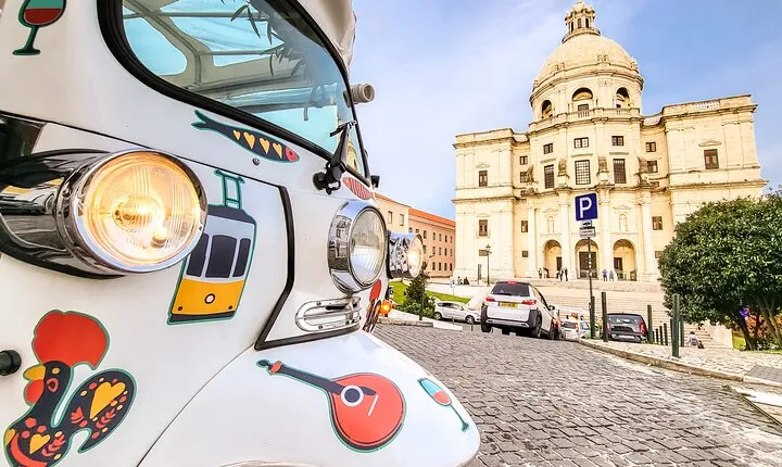 Lisbon Complete Tour! Eco TukTuk Private Guided