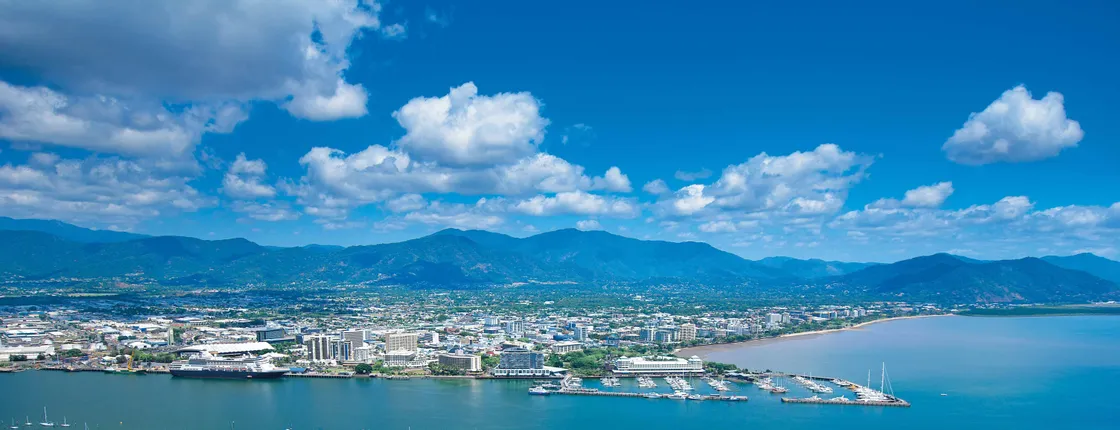 Cairns city sights and dinner cruise