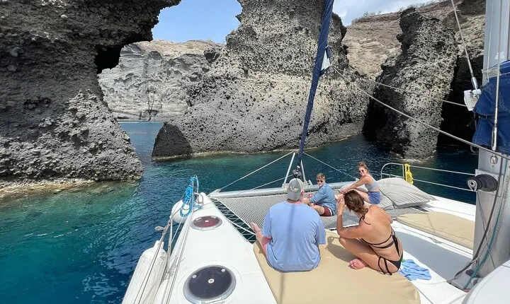 4 Days Private Catamaran Cruise 3 Cyclades Islands from Santorini