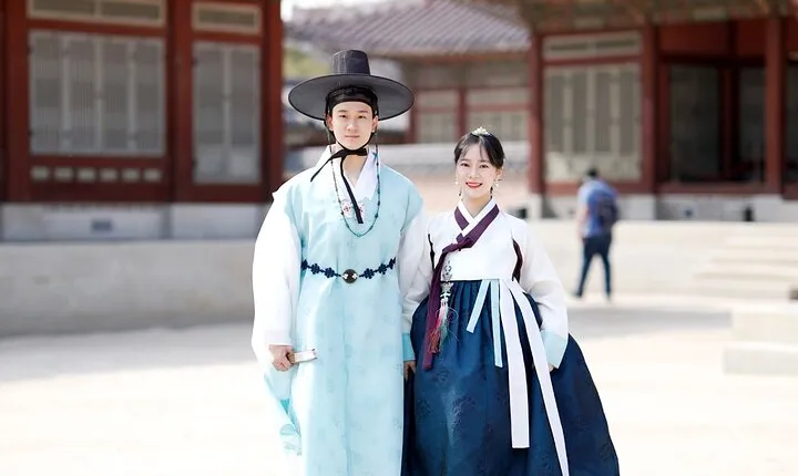 Premium Hanbok Experience in Hanboknam Gyeongbok Palace Branch