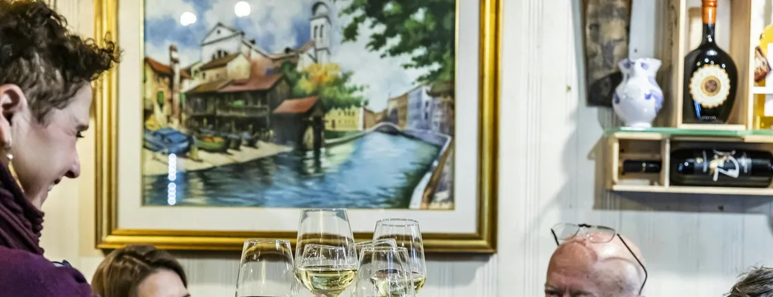 Venice Food and Drinks Guided Tour with Spritz and Tramezzino