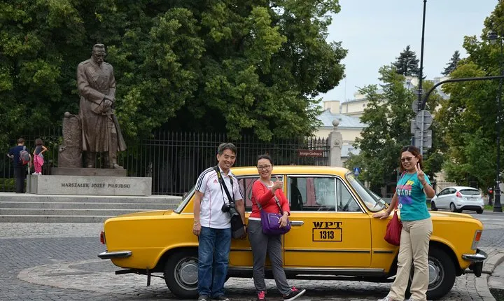 Private Tour: Warsaw City Sightseeing by Retro Fiat