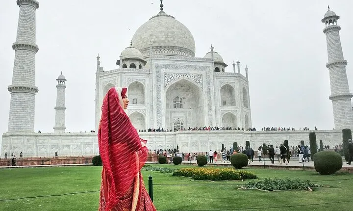 Full Day Taj Mahal, Agra Fort & Baby Taj Tour from Delhi by Car