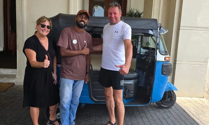 Tuk Tuk Tour Colombo: Sightseeing Entry Fees & Food Included