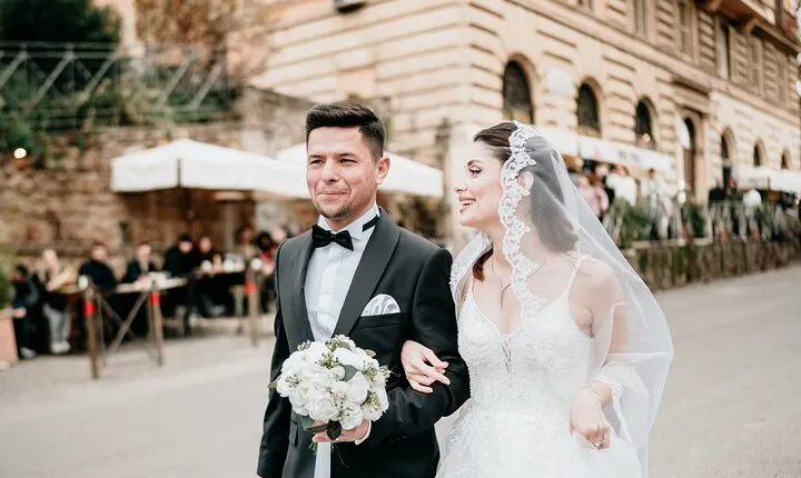 Wedding Honeymoon Photoshoot in Rome