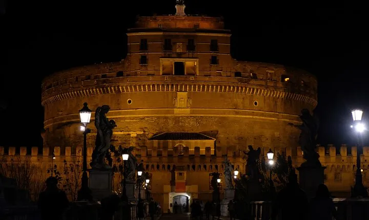 Haunted Rome: Eternal City Night Walking Tour