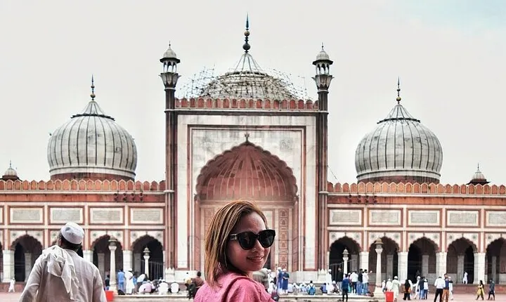 New Delhi: Private Guided Delhi Temples And Spiritual Tour by Car