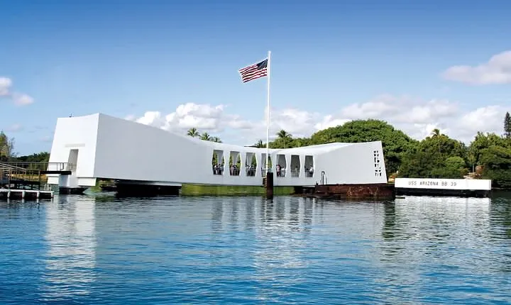 Deluxe Pearl Harbor, USS Arizona Memorial & Honolulu City Tour