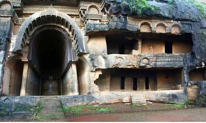 Day Trip Experience to Lonavala hill Station with caves and Forts from Mumbai