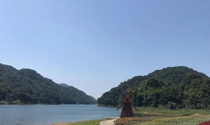 Private Day Trip to Shimen National Park and Conghua Hot Spring from Guangzhou