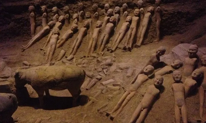 Hanyangling Museum, Terra Cotta Army Museum and Song of Everlasting Sorrow Tour
