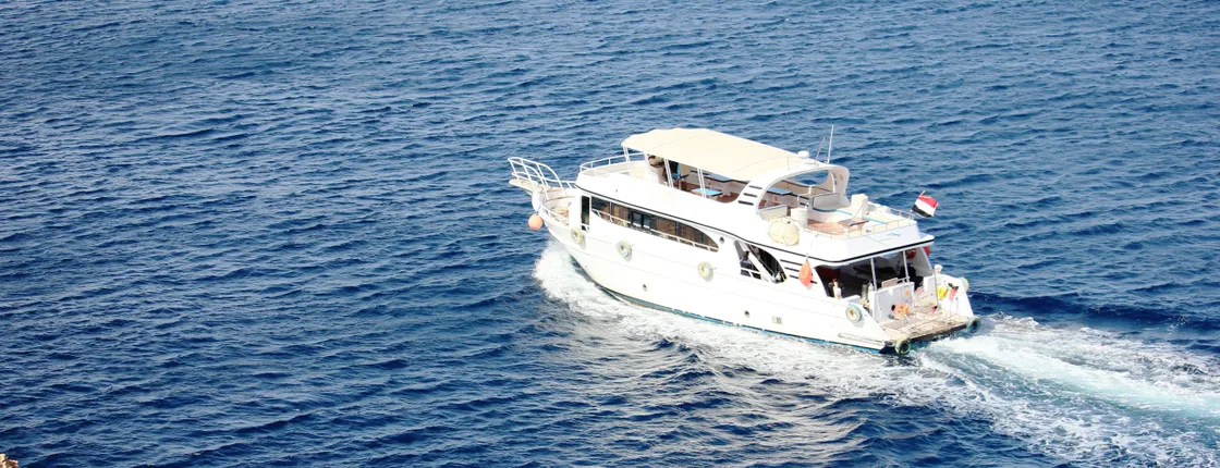 Private boat and snorkeling experience with lunch in Hurghada