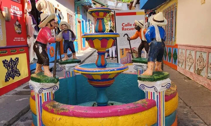 Guatapé and Peñol Private Full Day Tour from Medellín