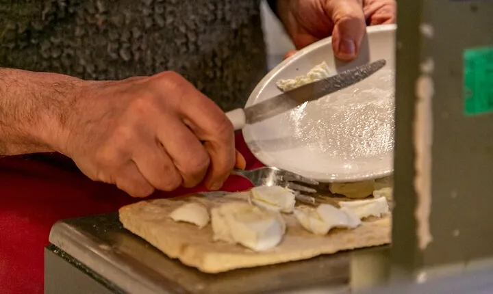 Rome Street Food Tour With a Local Guide Including Pizza, Ice-Cream & Much More!