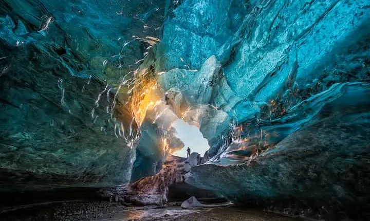 Ice Cave Tour in the National Park of Vatnajökull