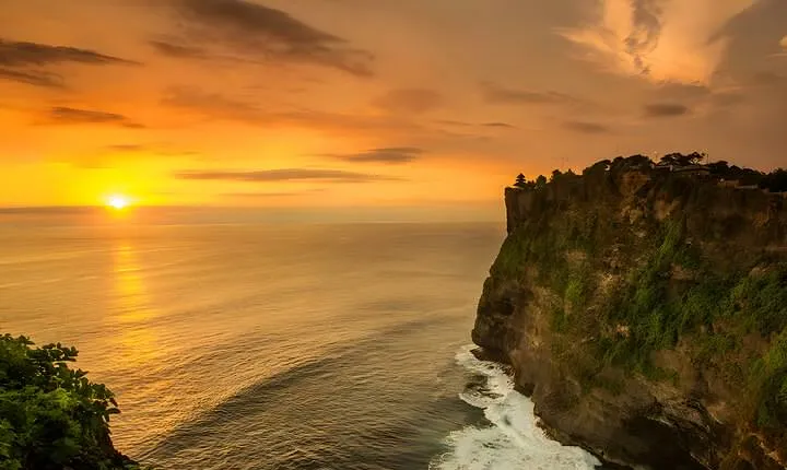 Bali Full-Day Car Charter: Ubud Waterfall and Uluwatu Sunset Trip