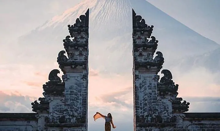 Full-Day Eastern Gate of Heaven at Lempuyang Temple
