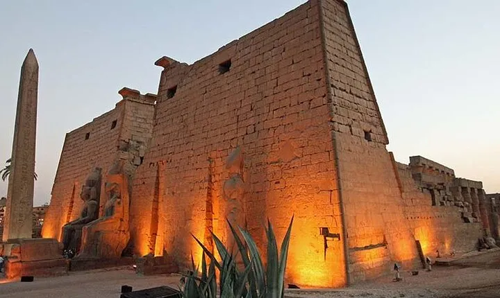 Tour to East Bank And West Bank Of Luxor by Car