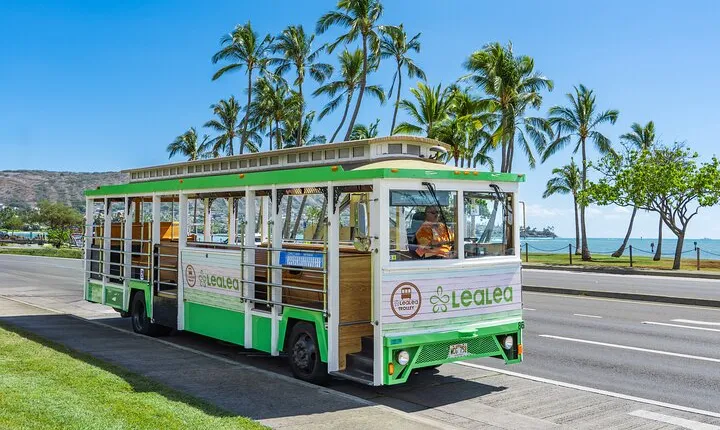 4 Day Pass LeaLea Trolley and Waikiki Trolley Pink Line