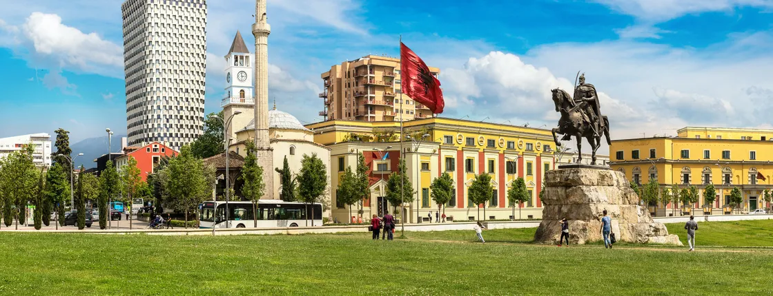 Green Tirana walking tour