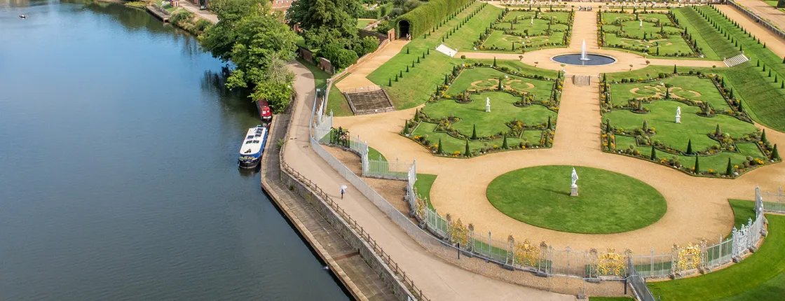Post Cruise Tour Southampton to London via Hampton Court Palace in a Private Vehicle