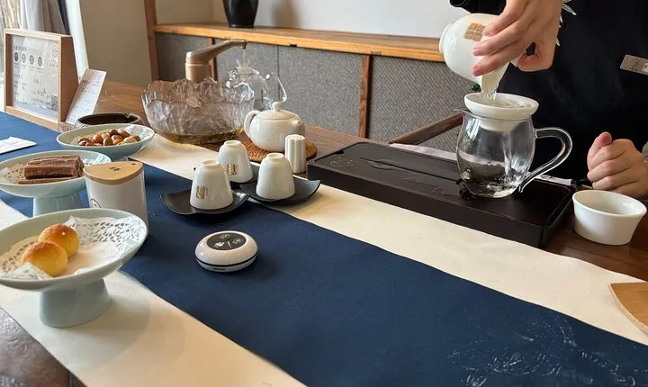 Private Tea Ceremony and Tea Market Half Day Tour in Guangzhou