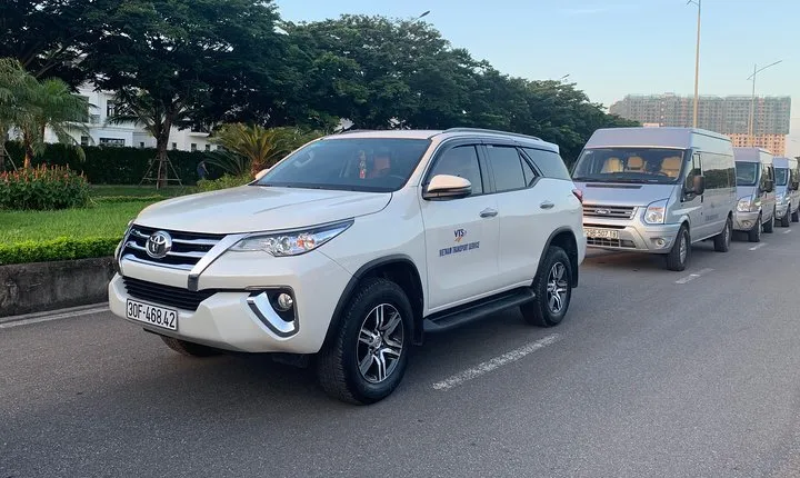 PRIVATE TRANSFER BETWEEN HANOI city and HALONG BAY or HALONG CITY