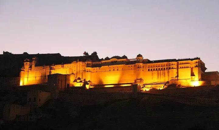 Guided Night Tour of Jaipur With Optional Street Food Tasting