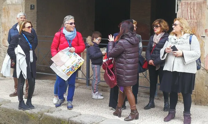  Visit Herculaneum with an expert professional guide (2/3 hours)