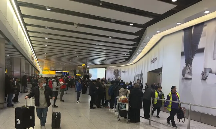 From Gatwick Airport to Heathrow Airport | Private Transfer