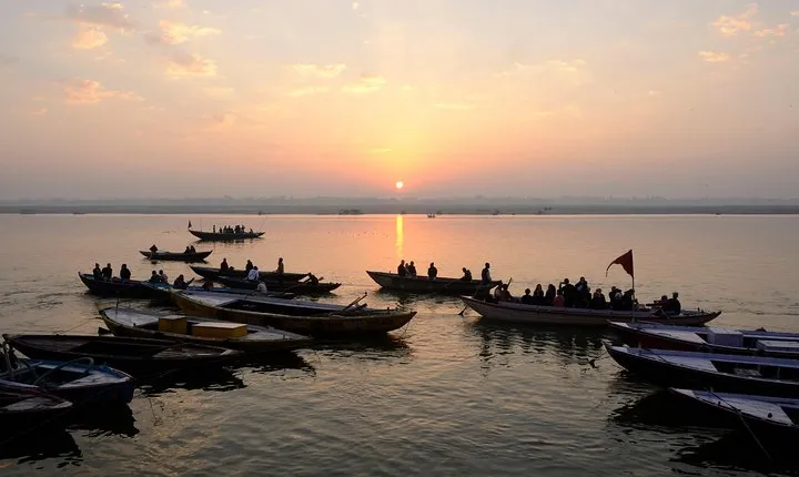 Sunrise in Banaras with Ganga Aarti (2 Hours Guided Walking Tour)