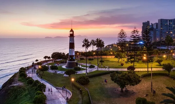 Discover Miraflores and Barranco: Modern Lima and Bohemia
