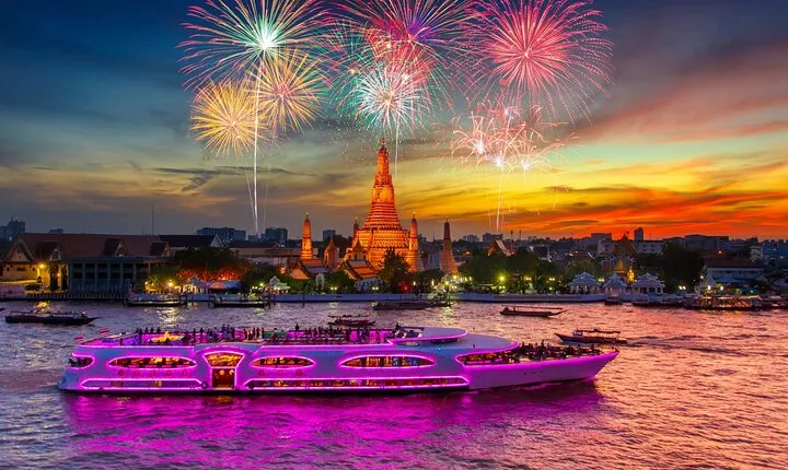 Amazing Chaophraya Dinner Cruise Experience