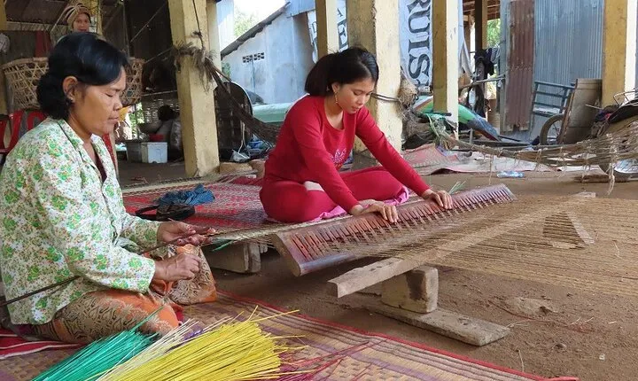 Phnom Penh Countryside Cycle Tour