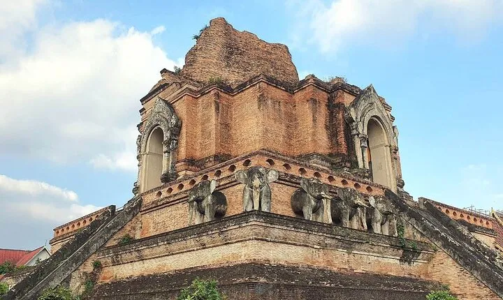 Highlights of Chiangmai in a day with a Guide (Private Tour)