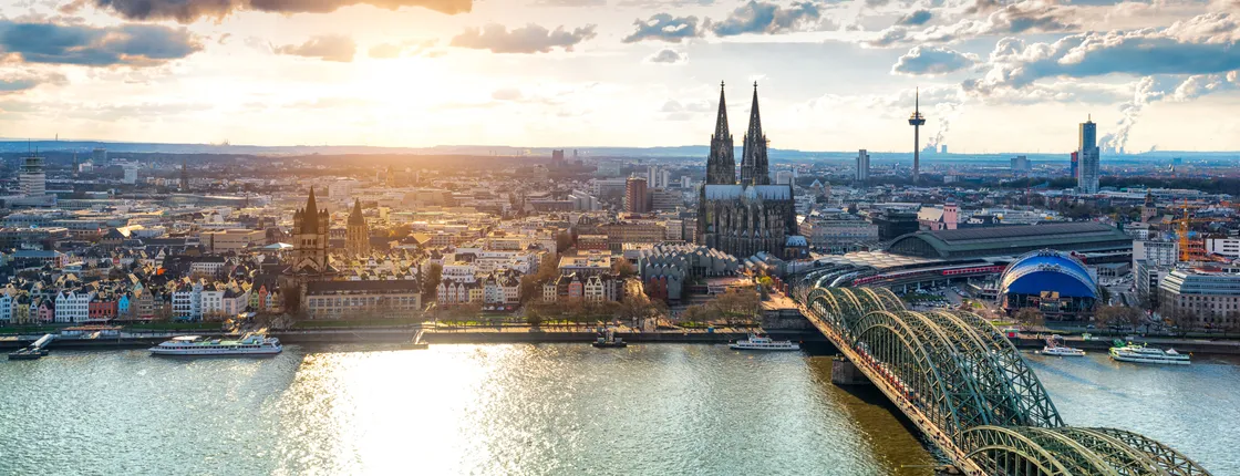 River Cruise Collection: Cologne City Tour