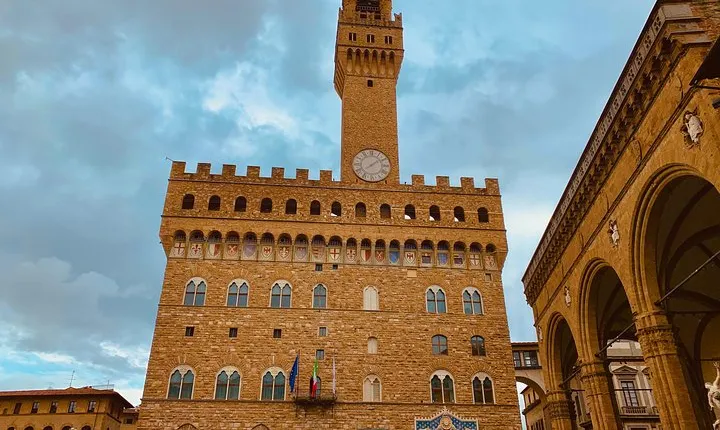 Palazzo Vecchio private tour with a 5-star guide
