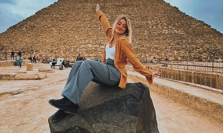 Private inclusive day Tour To Pyramids of Giza & Egyptian Museum and The Bazar.