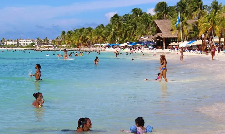 Isla Mujeres Catamaran Tour with Snorkeling at MUSA, Buffet Lunch & Open Bar