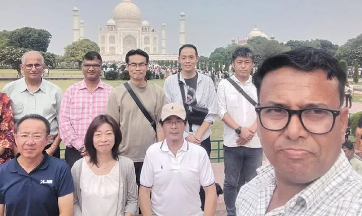 Taj Mahal and Agra Tour by Superfast Gatimaan Train From Delhi