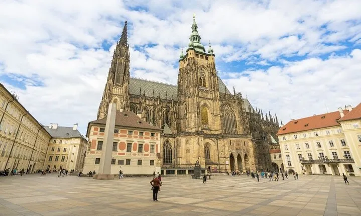 Private Walking Tour in Prague Castle