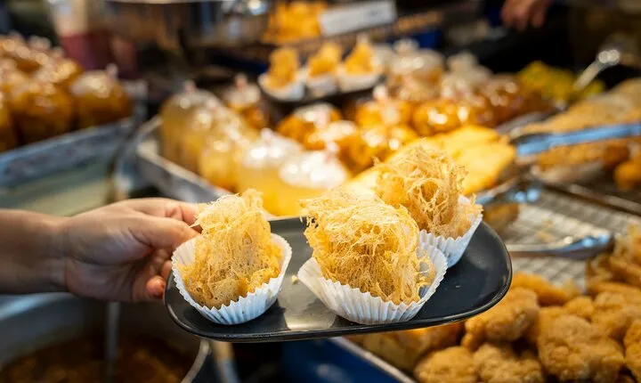 Chiang Mai: Evening Sightseeing and Food Tastings Guided Tour